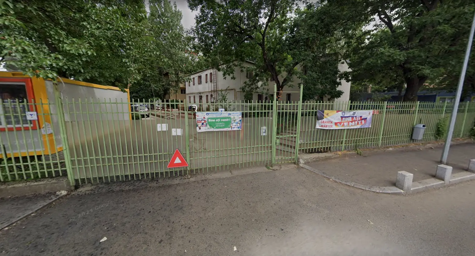 Fotografii Clădire din Stradă Grădinița Mărțișor Sector 4 București