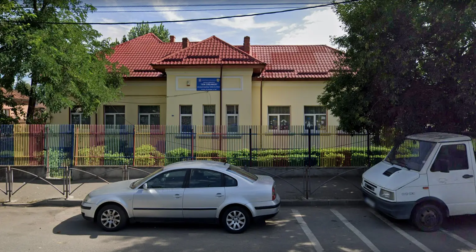 Fotografii cu clădirea de la Grădinița Casa cu Pitici Craiova